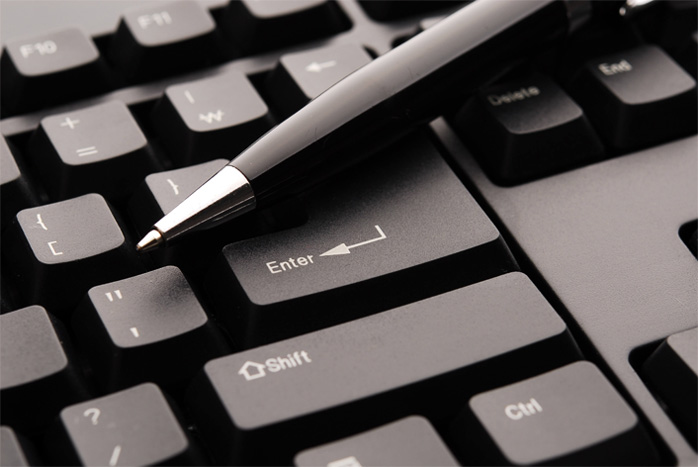 Image of a keyboard and pen
